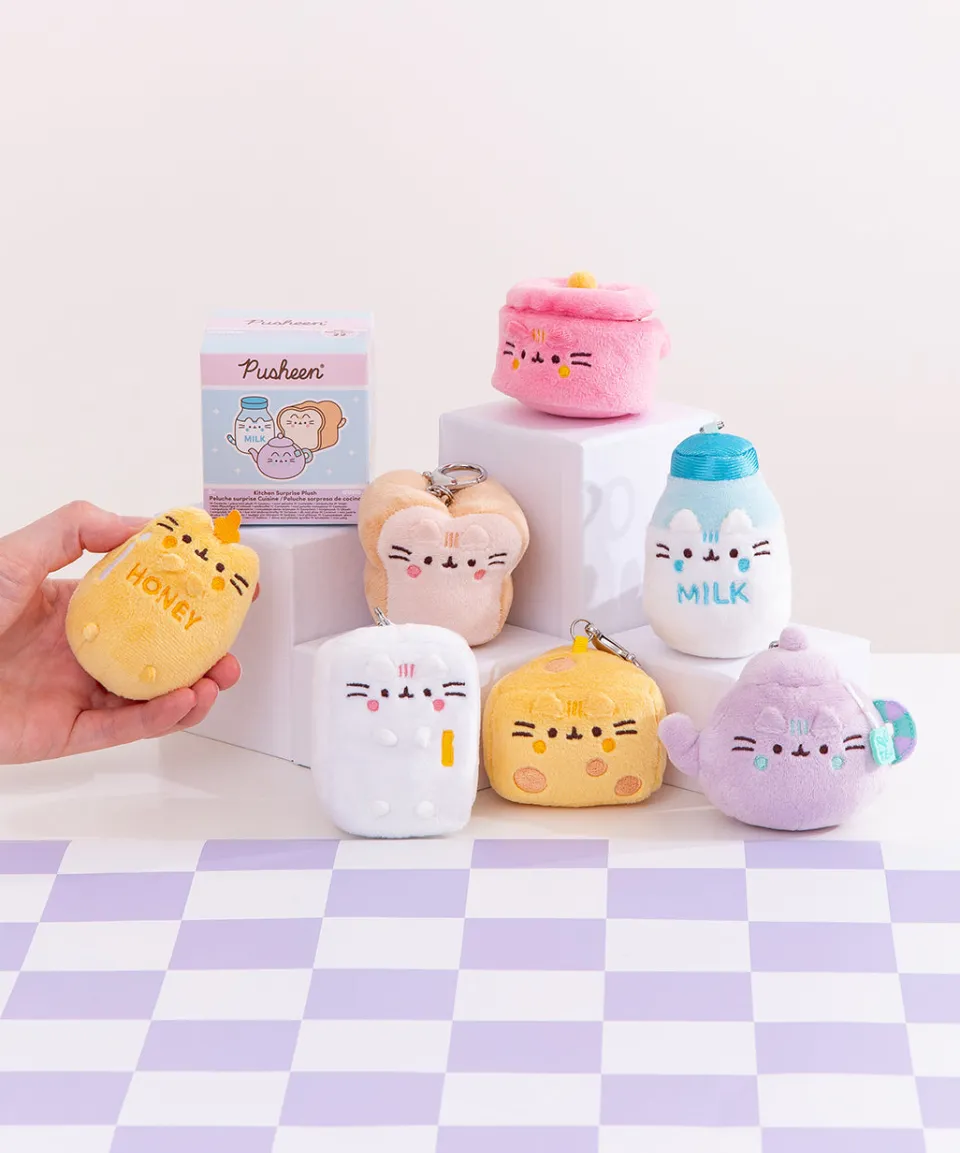 pusheens_kitchen_surprise_plush_3.webp Store 's Kitchen Surprise Plush Plush Accessories | Surprise Plush & Figurines